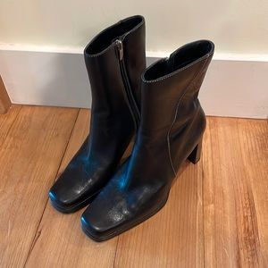 Womens Black Boots by Bass Size 7 1/2